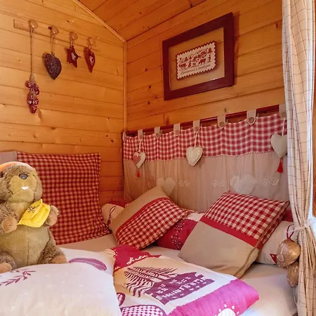 Gentiane - Le Nid Nomade Gèdre